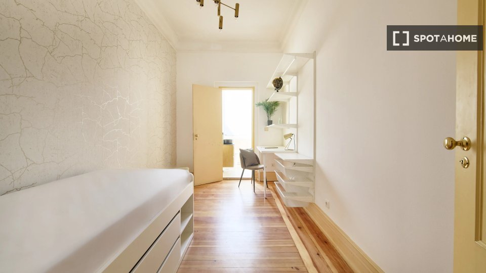 Double room Lisbon, 9 beds — photo 1