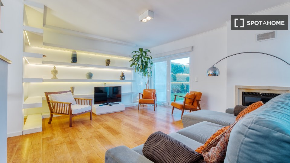Apartment Lisbon, 4 beds — photo 1