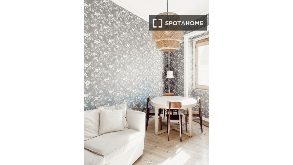Apartment Lisbon, 2 beds, 60m² — photo 9