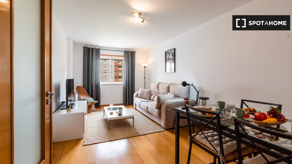 Apartment Lisbon, 1 bed, 76m² — photo 8