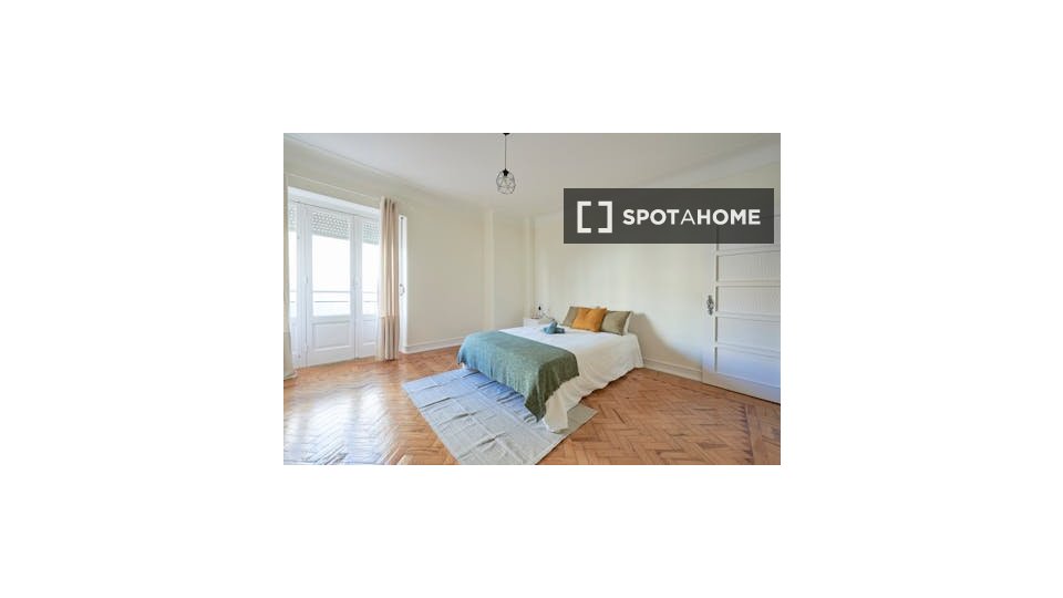 Double room Lisbon, 5 beds — photo 3
