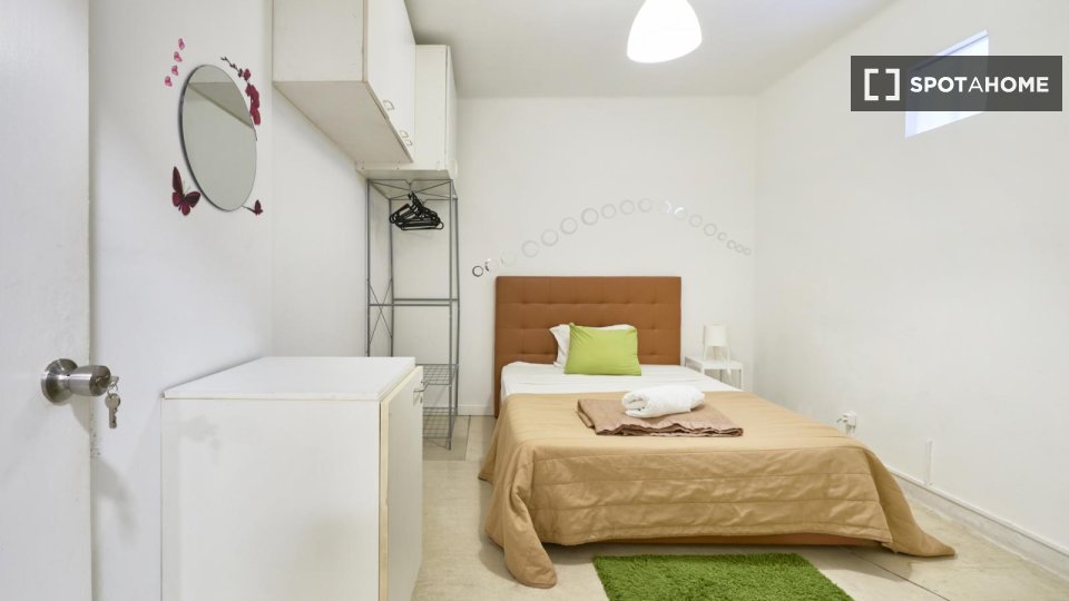 Double room Lisbon, 20 beds — photo 21