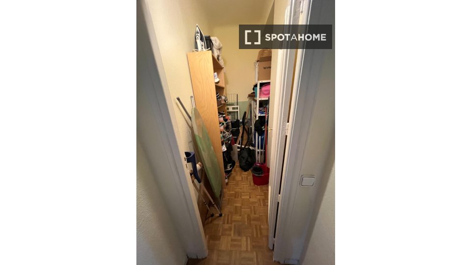 Double room Madrid, 4 beds, 150m² — photo 2