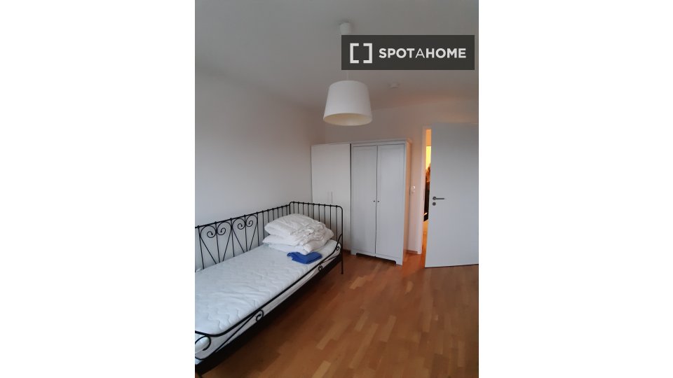 Double room Hamburg, 3 beds, 144m² — photo 13
