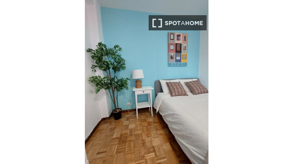 Double room Madrid, 4 beds, 100m² — photo 7
