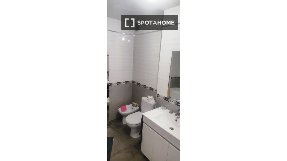 Double room Alcala_De_Henares, 2 beds, 80m² — photo 6