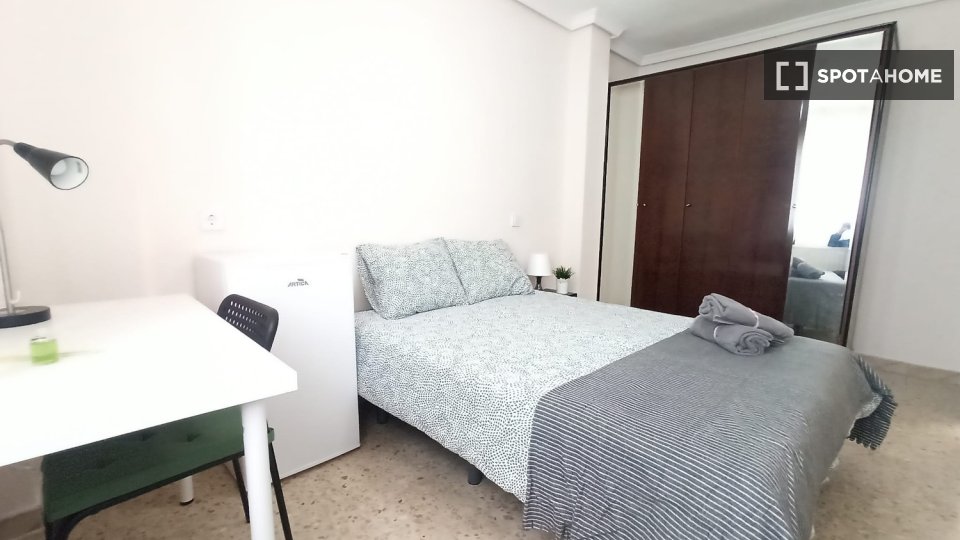 Chambre double Madrid, 5 chambres — photo 11