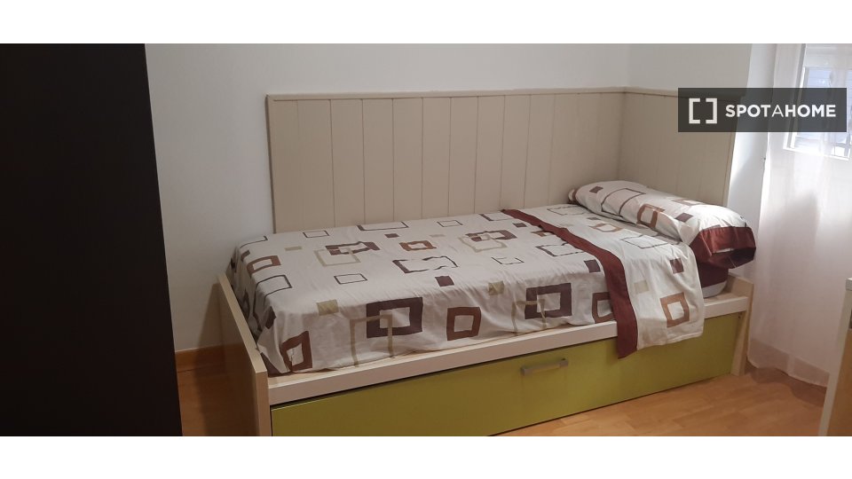 Double room Granada, 4 beds, 80m² — photo 15