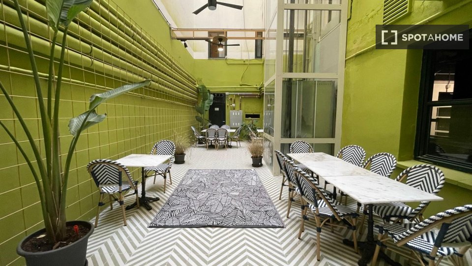 Double room Madrid, 20 beds, 5000m² — photo 18
