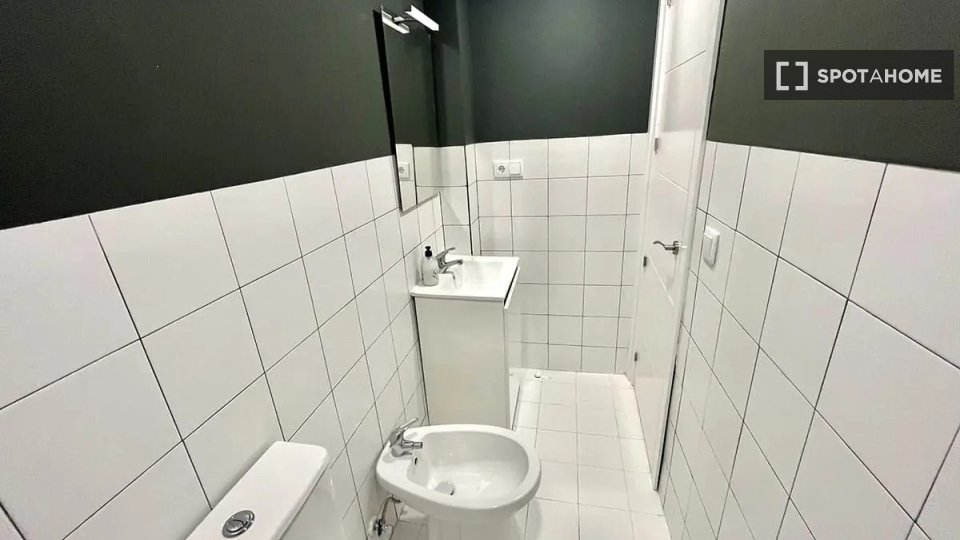 Double room Madrid, 6 beds — photo 25