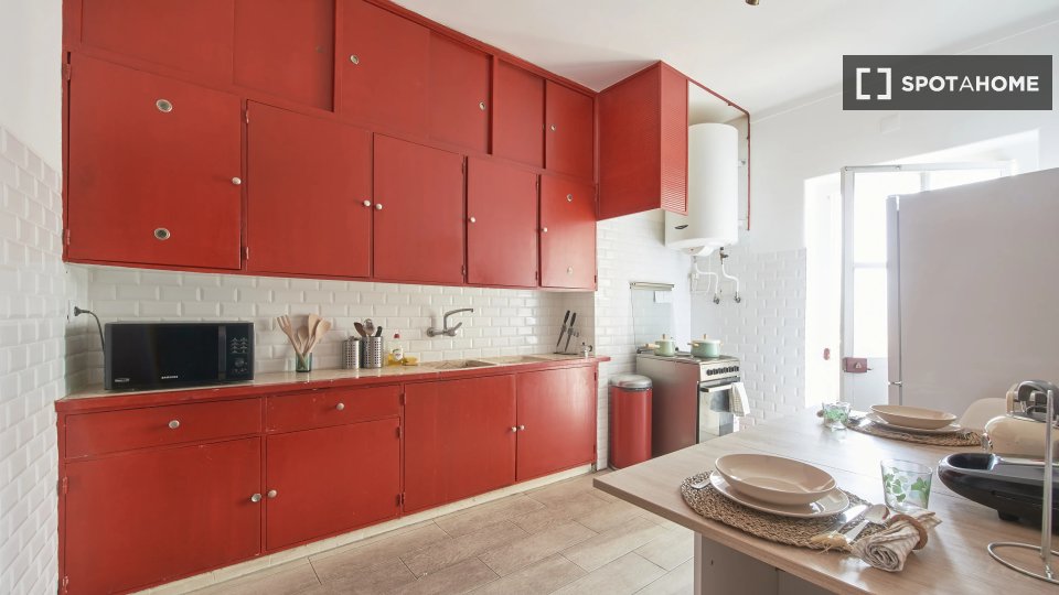 Double room Lisbon, 6 beds — photo 18