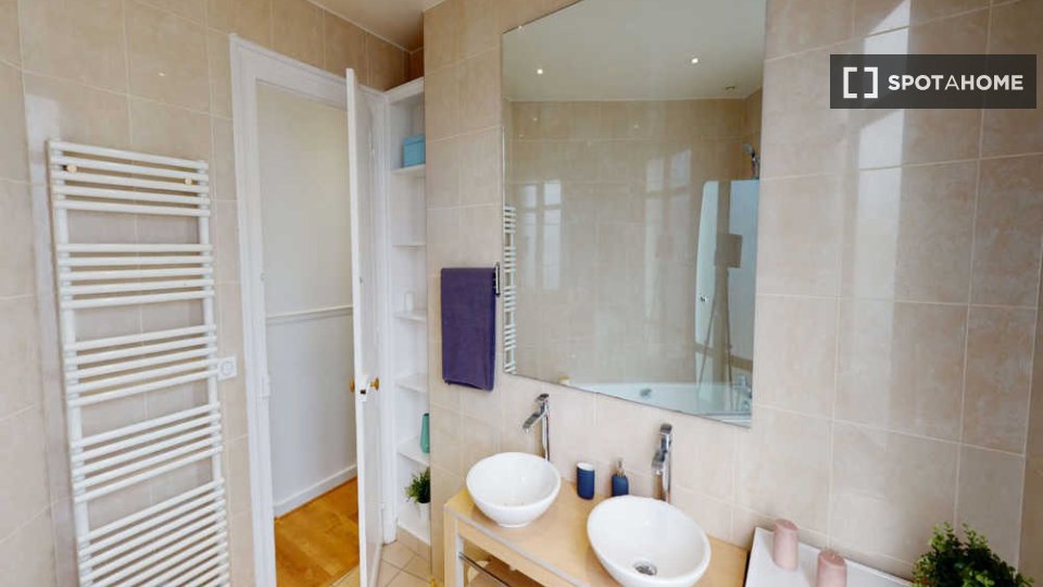 Double room Paris, 10 beds, 180m² — photo 15
