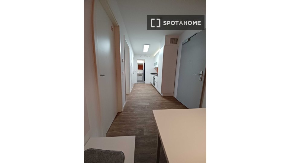 Double room Berlin, 1 bed, 53m² — photo 2