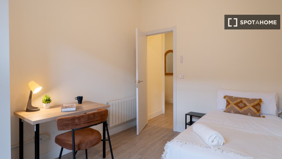Double room Madrid, 9 beds — photo 5