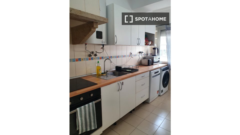 Apartment Lisbon, 2 beds, 70m² — photo 7