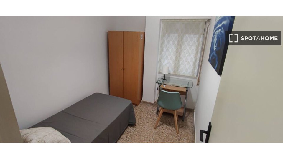Apartment Valencia, 4 beds — photo 5