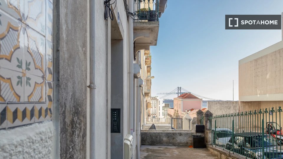 Double room Lisbon, 6 beds — photo 6