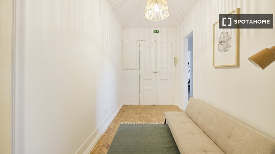 Double room Lisbon, 9 beds — photo 12