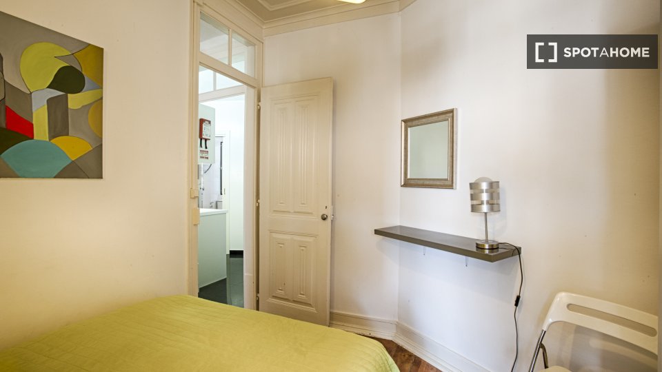 Apartment Lisbon, 2 beds, 85m² — photo 10