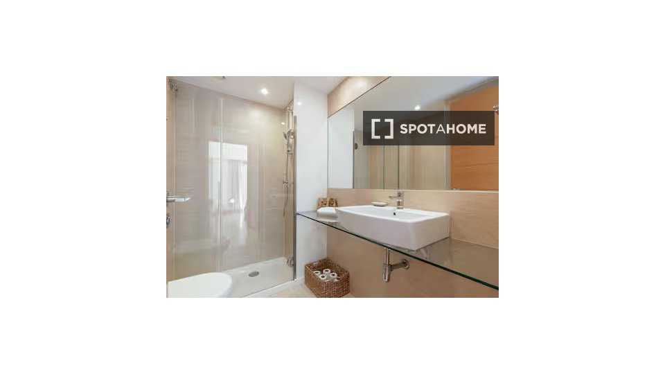 Apartment Barcelona, 2 beds, 55m² — photo 3