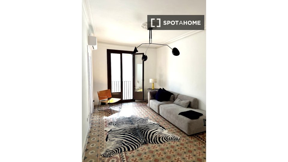 Apartment Barcelona, 2 beds, 70m² — photo 1