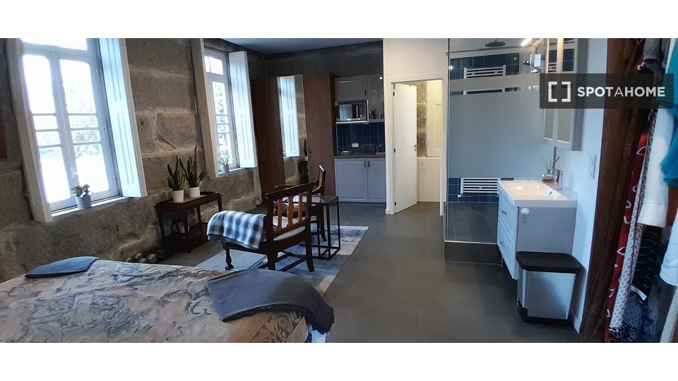 Double room Porto, 3 beds, 300m² — photo 15