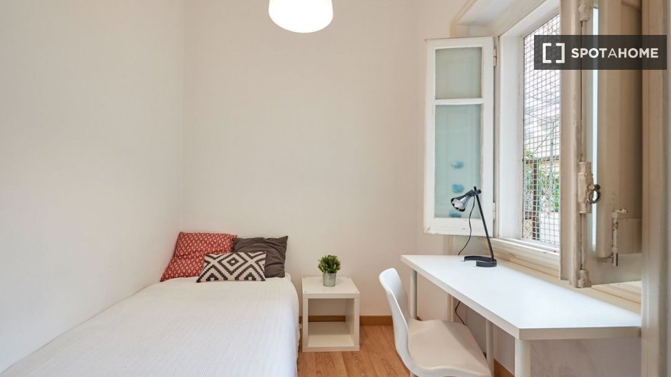 Double room Lisbon, 11 beds — photo 10