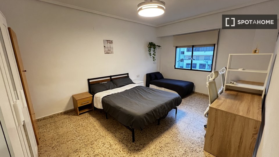 Double room Valencia, 5 beds — photo 22