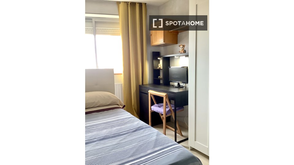 Double room Madrid, 4 beds, 100m² — photo 4