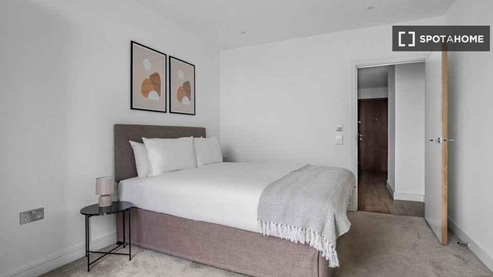 Apartment London, 2 beds — photo 19