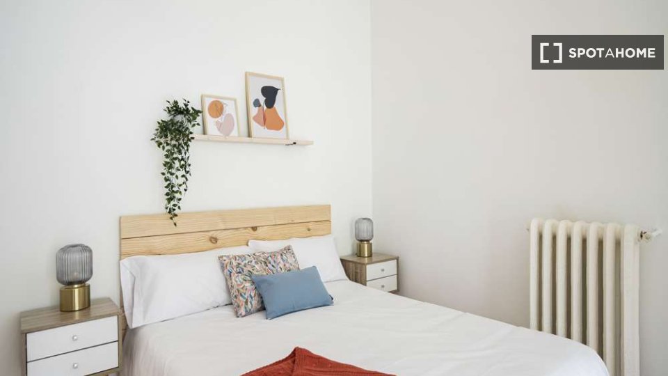 Double room Madrid, 8 beds — photo 2