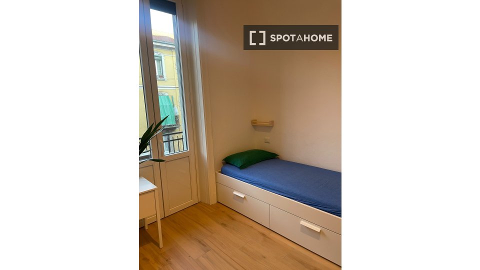 Double room Milan, 2 beds — photo 20