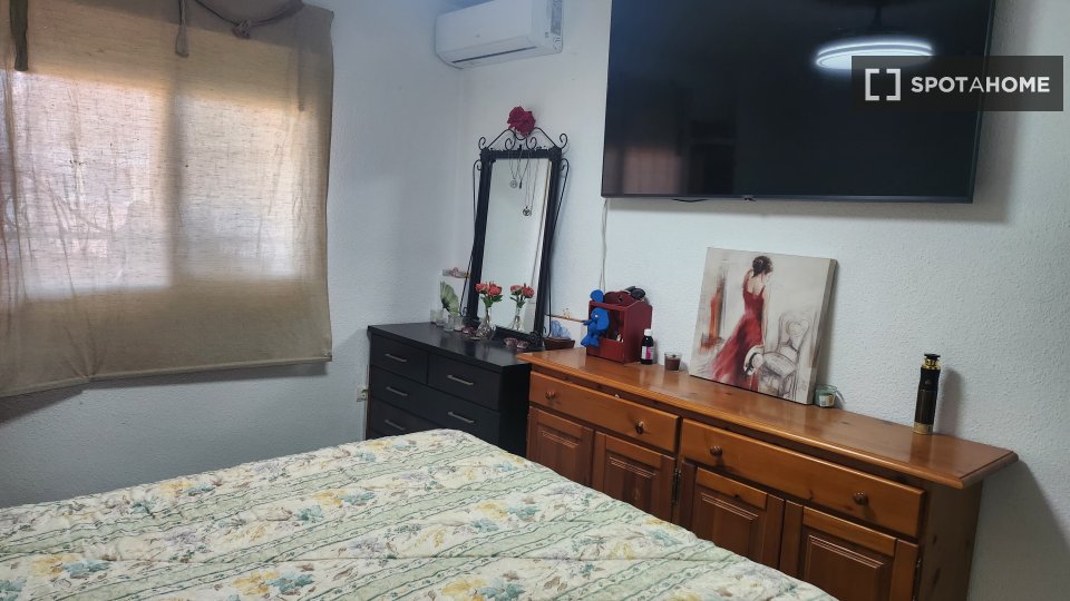 Double room Malaga, 1 bed, 100m² — photo 1