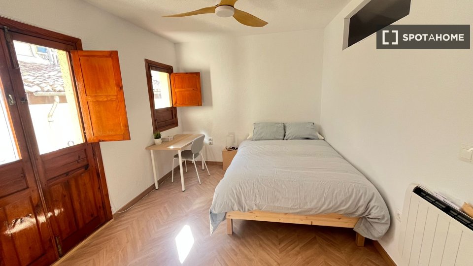 Double room Granada, 4 beds — photo 9