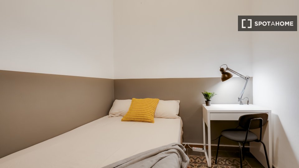 Double room Barcelona, 6 beds, 100m² — photo 16
