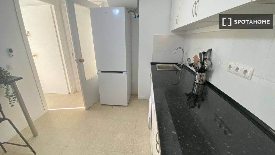 Double room Madrid, 5 beds — photo 2