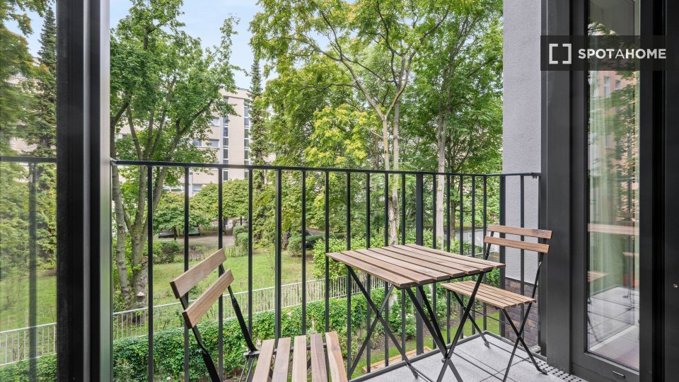 Double room Berlin, 3 beds, 57m² — photo 10