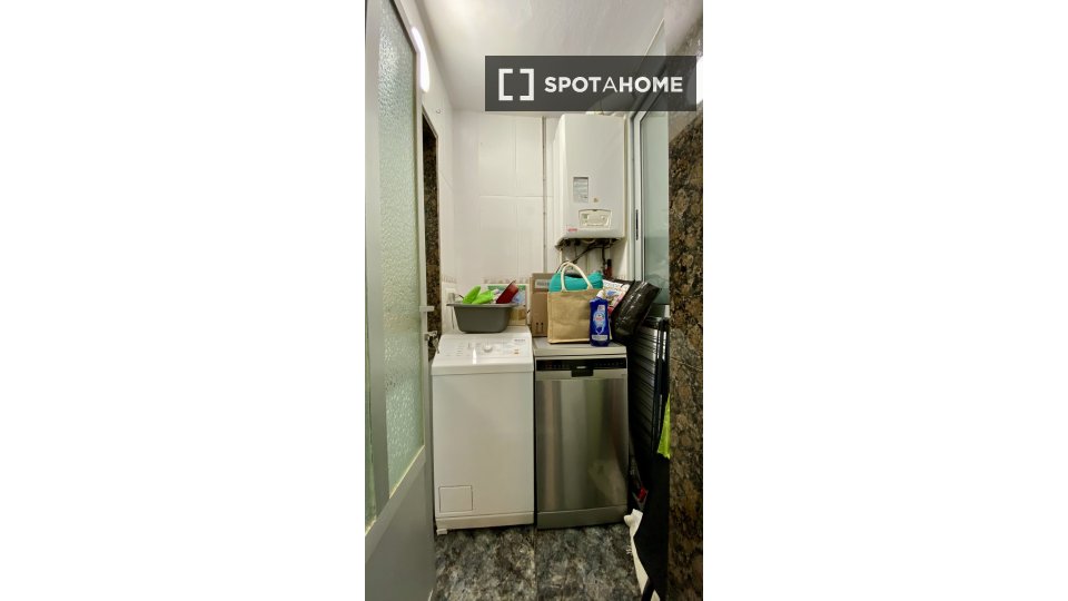 Apartment Barcelona, 3 beds, 62m² — photo 6