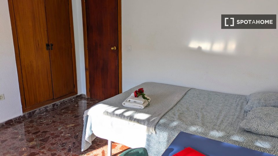 Double room Valencia, 7 beds, 152m² — photo 46