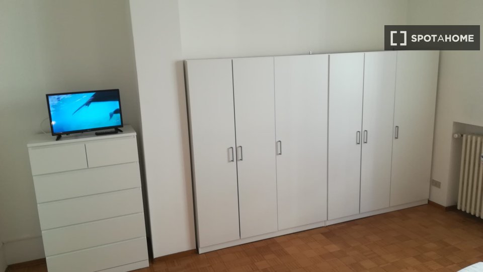 Double room Milan, 4 beds — photo 11