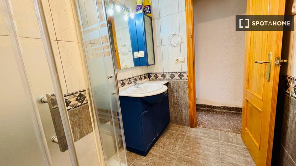 Apartment Valencia, 3 beds, 69m² — photo 6