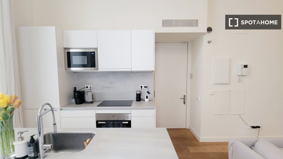 Double room Barcelona, 2 beds, 96m² — photo 3