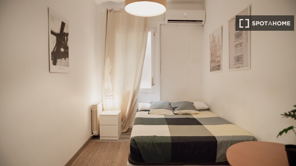 Double room Barcelona, 6 beds — photo 10
