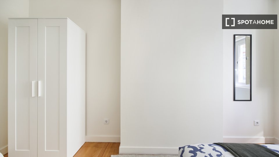 Double room Lisbon, 6 beds — photo 13