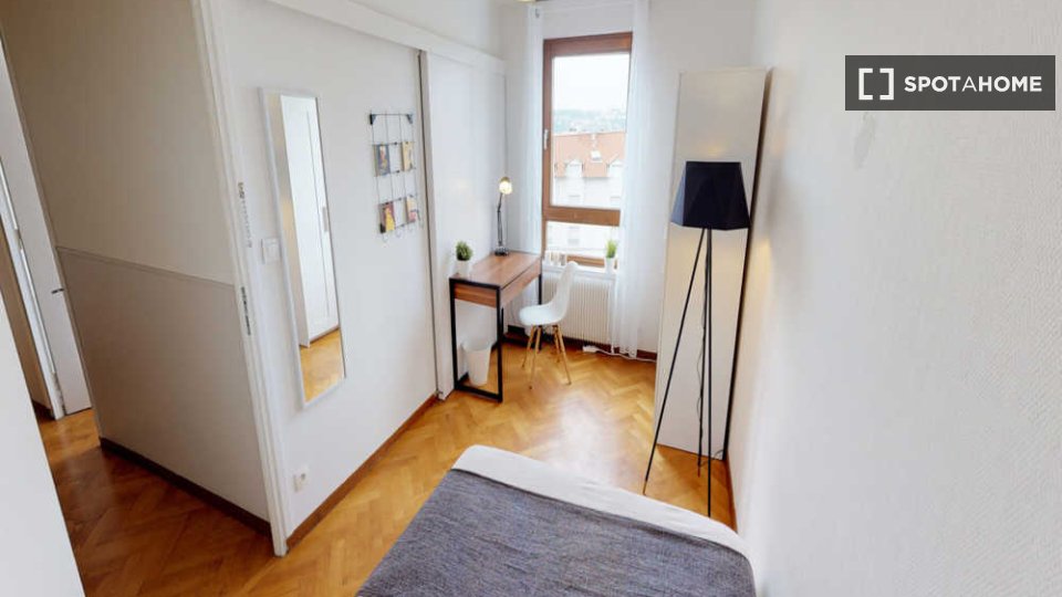 Double room Lyon, 5 beds, 110m² — photo 14