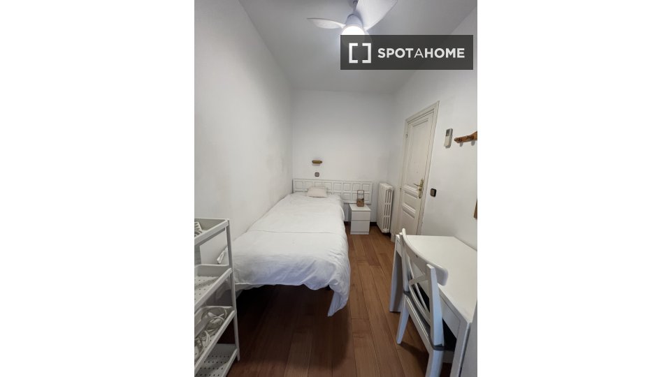 Camera doppia Madrid, 8 camere, 275m² — foto 2