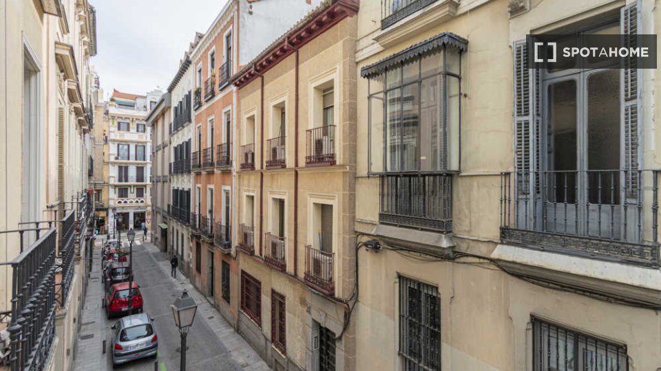 Double room Madrid, 41 beds — photo 47