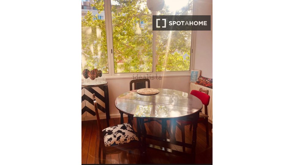 Double room Lisbon, 3 beds, 100m² — photo 9