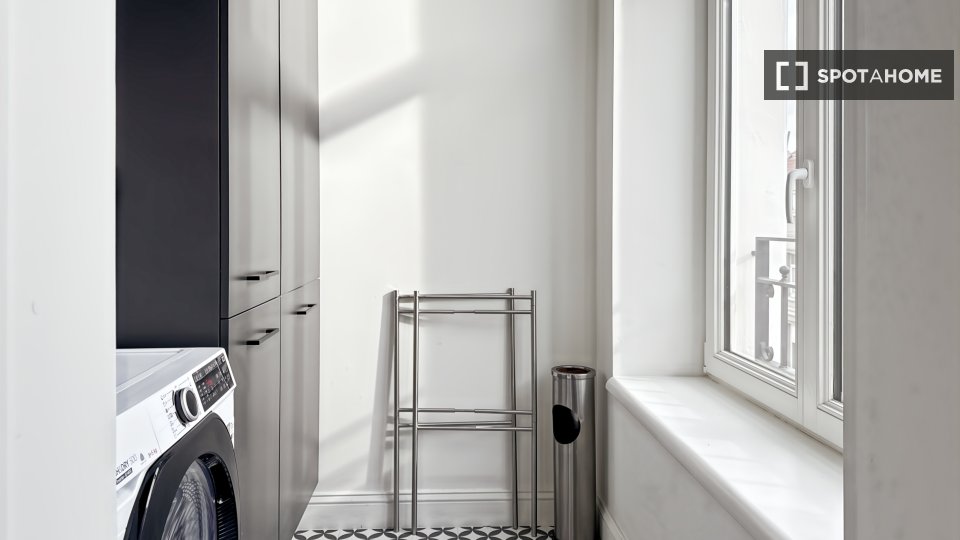 Double room Brussels, 1 bed, 110m² — photo 6