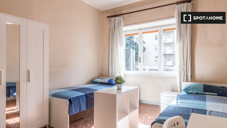 Double room Rome, 4 beds — photo 4